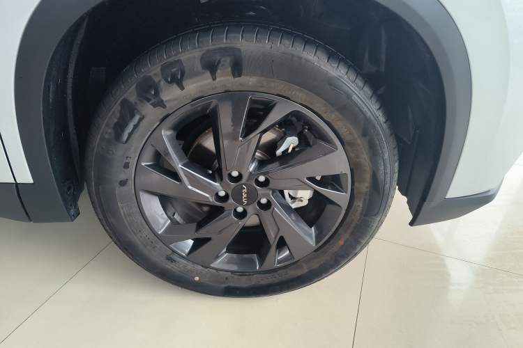 Used Dongfeng Aeolus Mage 2025 1.5T JingShang Edition Right Rear Wheel Hub