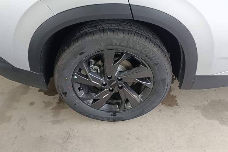 Used Dongfeng Aeolus Mage 2025 1.5T Luxury Version Right Rear Wheel Hub