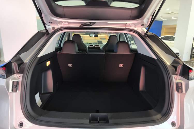 Used Dongfeng Aeolus Mage 2025 1.5T JingShang Edition Trunk