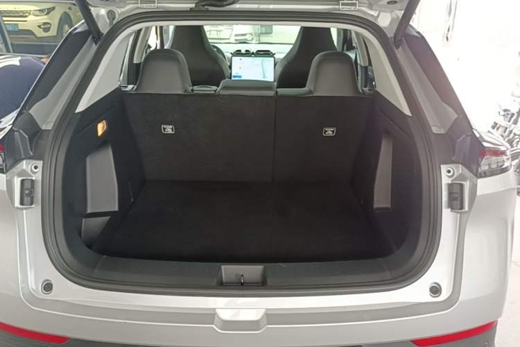 Used Dongfeng Aeolus Mage 2025 1.5T Luxury Version Trunk