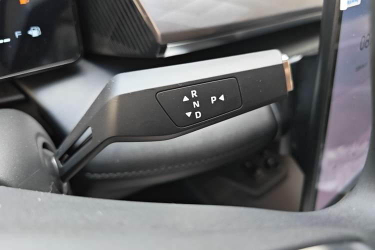 Used Dongfeng Aeolus Mage 2026 Model, 1.5T ZhiShang Version Gear Lever