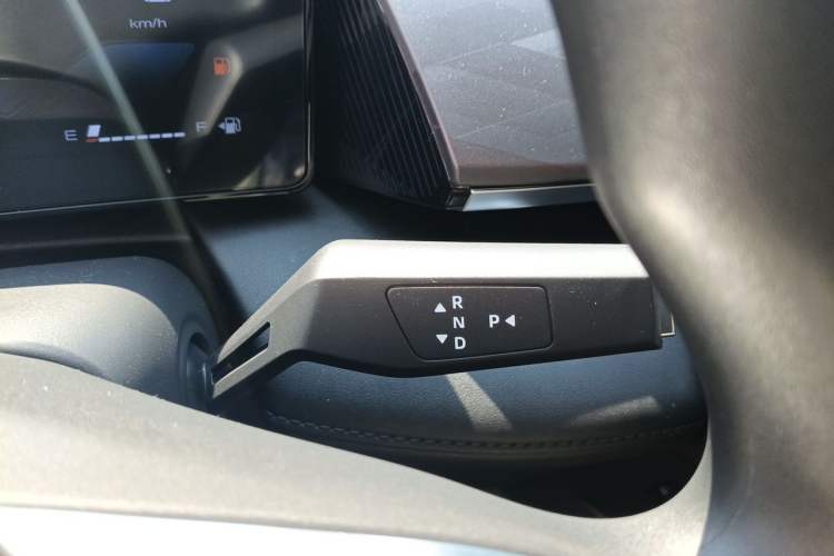 Used Dongfeng Aeolus Mage 2026 Model, 1.5T ZhiShang Version Gear Lever