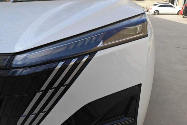 Used Dongfeng Aeolus Mage 2026 Model, 1.5T ZhiShang Version Left Front Headlight