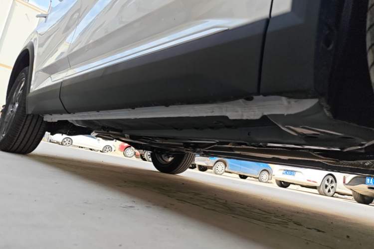 Used Dongfeng Aeolus Mage 2026 Model, 1.5T ZhiShang Version Right Side Sill