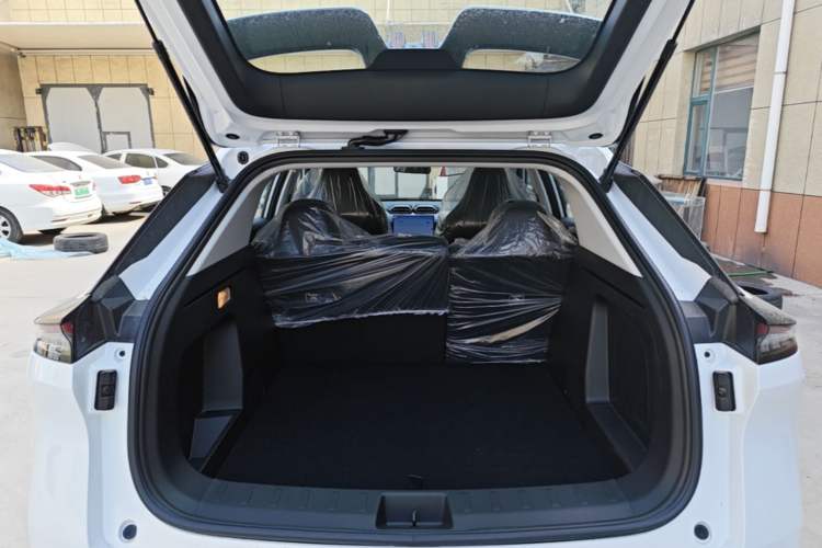 Used Dongfeng Aeolus Mage 2026 Model, 1.5T ZhiShang Version Trunk