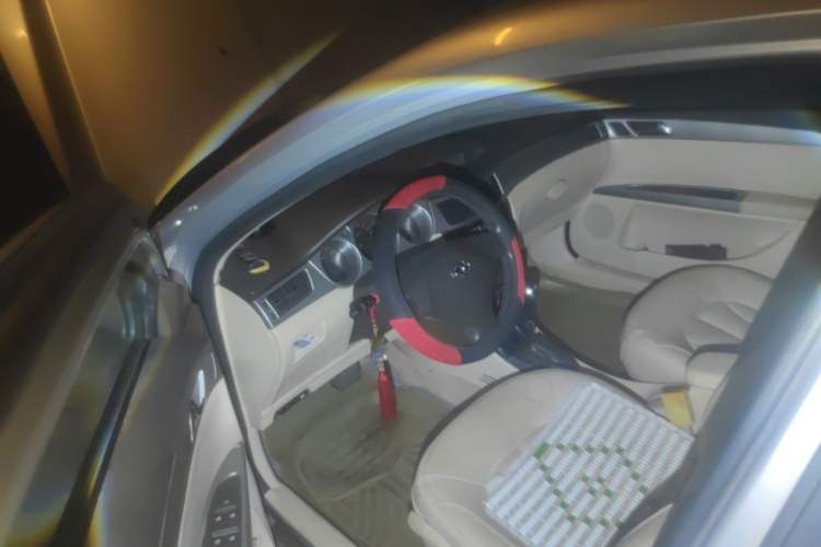 Used Dongfeng Aeolus S30 2009 1.6L Automatic Luxury Model Driver Seat