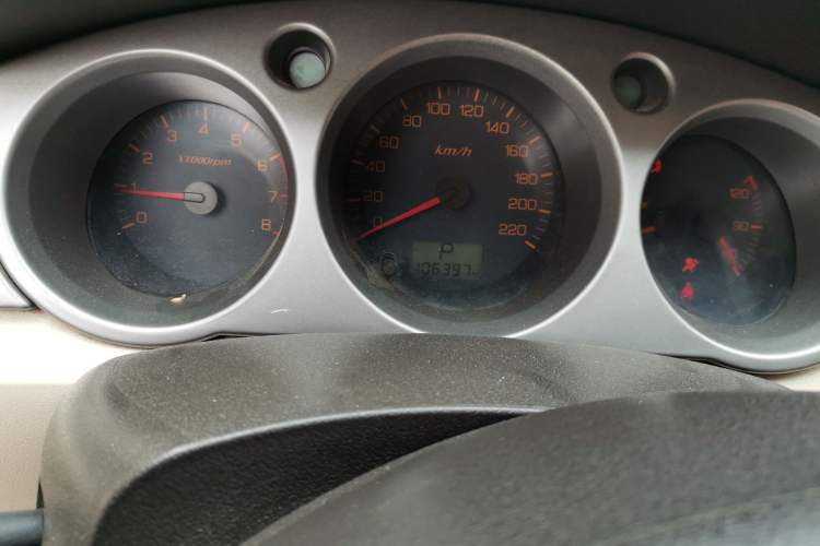 Used Dongfeng Aeolus S30 2009 1.6L Automatic Zunya Model Odometer Close Up