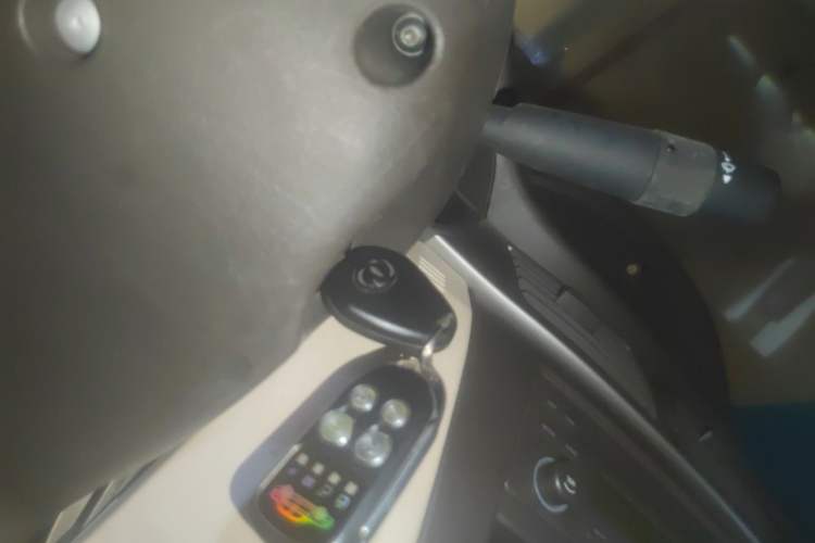 Used Dongfeng Aeolus S30 2009 1.6L Automatic Luxury Model Vehicle Key