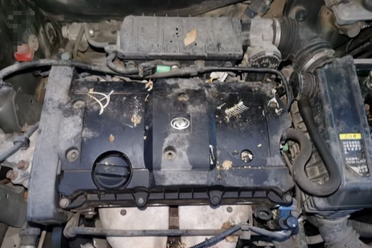 Used Dongfeng Aeolus S30 2011 1.6L Manual Zunya Model Engine Bay