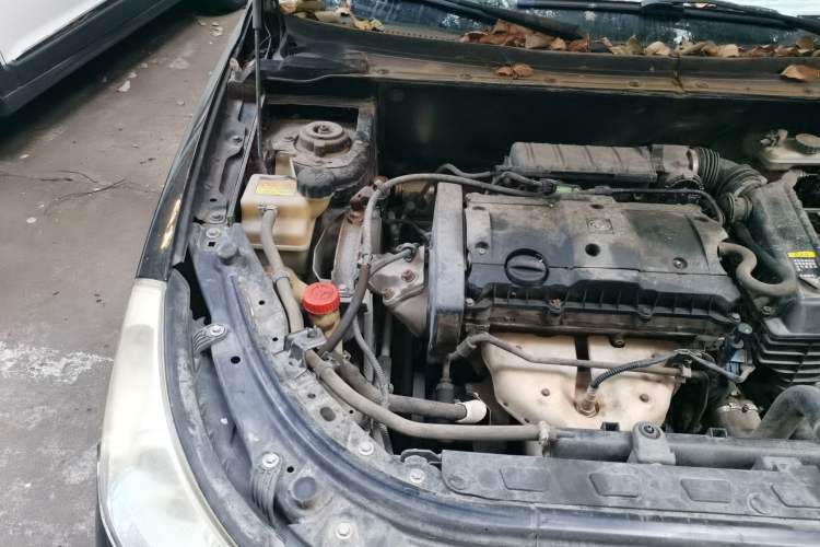 Used Dongfeng Aeolus S30 2011 1.6L Manual Zunya Model Engine Bay Right