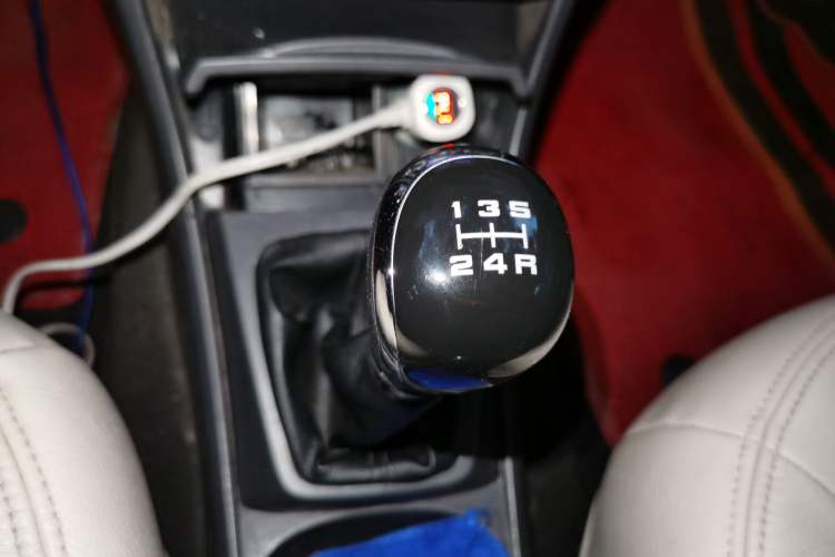 Used Dongfeng Aeolus S30 2011 1.6L Manual Zunya Model Gear Lever