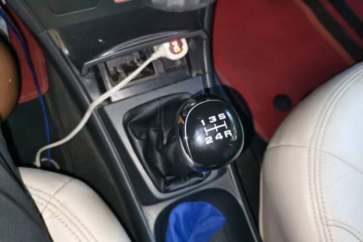 Used Dongfeng Aeolus S30 2011 1.6L Manual Zunya Model Gear Lever