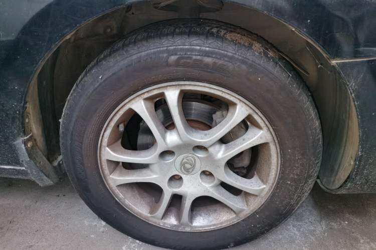 Used Dongfeng Aeolus S30 2011 1.6L Manual Zunya Model Right Front Wheel Hub