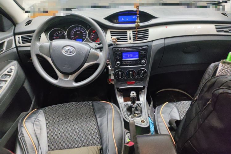 Used Dongfeng Aeolus S30 2011 1.6L Manual Zunya Model Center Console