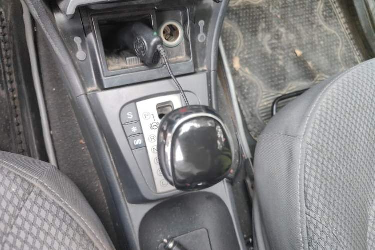 Used Dongfeng Aeolus S30 2011 1.6L Automatic Zunya Model Gear Lever