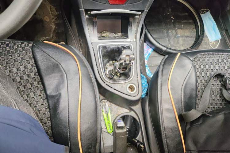 Used Dongfeng Aeolus S30 2011 1.6L Manual Zunya Model Gear Lever