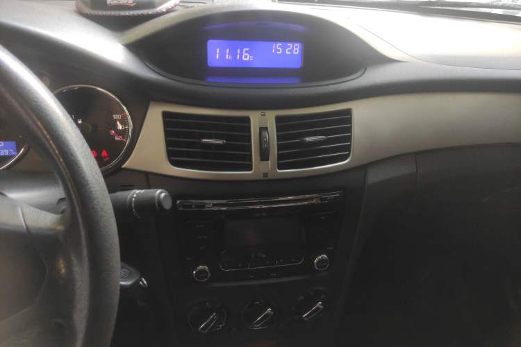 Used Dongfeng Aeolus S30 2011 1.6L Automatic Zunya Model Audio And AC Panel