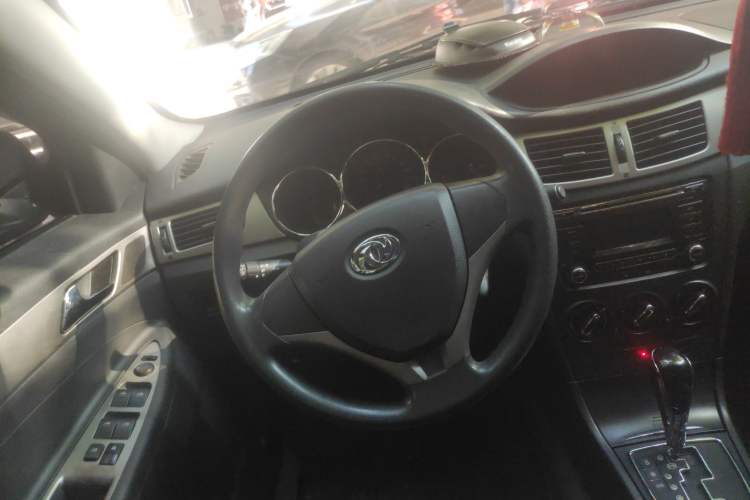 Used Dongfeng Aeolus S30 2011 1.6L Automatic Zunya Model Steering Wheel