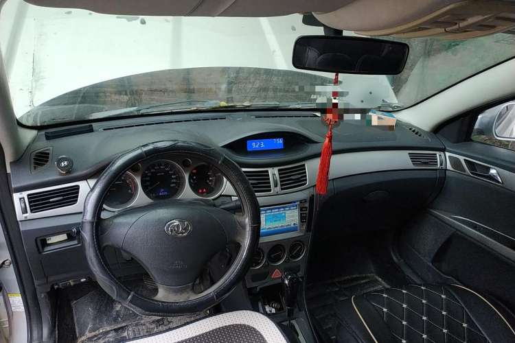 Used Dongfeng Aeolus S30 2011 1.6L Automatic Zunya Model Center Console