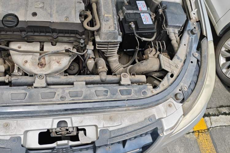 Used Dongfeng Aeolus S30 2011 1.6L Manual Zunya Model Engine Bay Left