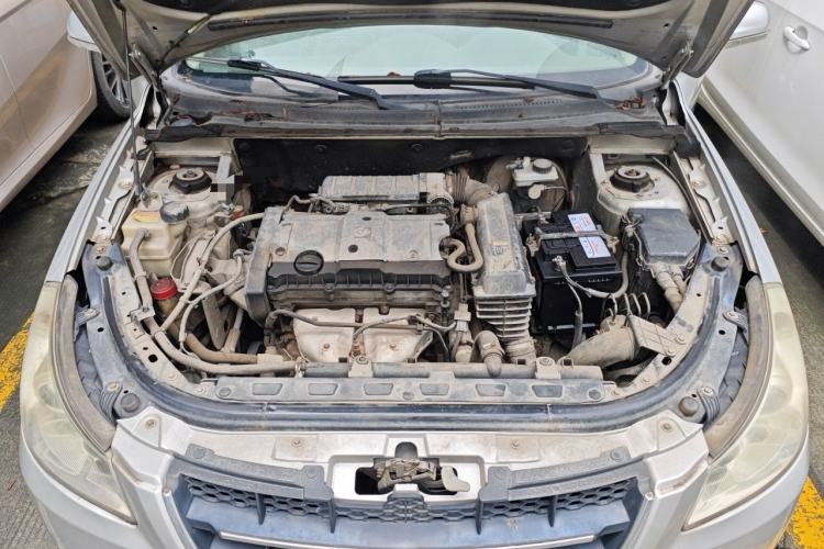 Used Dongfeng Aeolus S30 2011 1.6L Manual Zunya Model Engine Bay