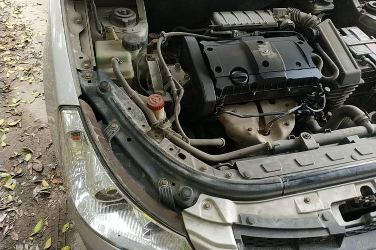 Used Dongfeng Aeolus S30 2011 1.6L Automatic Zunya Model Engine Bay Right