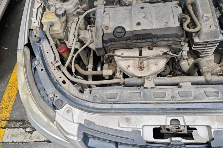 Used Dongfeng Aeolus S30 2011 1.6L Manual Zunya Model Engine Bay Right