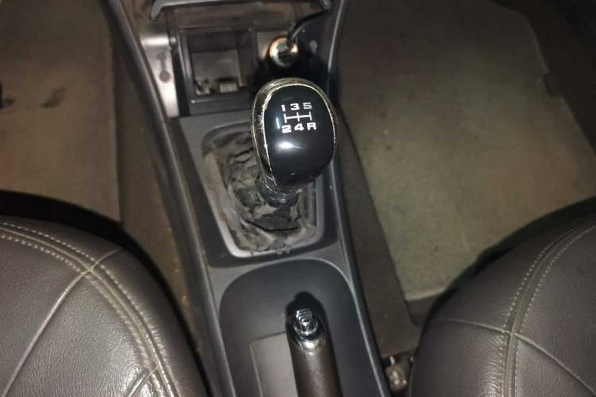 Used Dongfeng Aeolus S30 2011 1.6L Manual Luxury Version Gear Lever