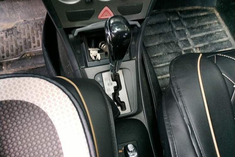 Used Dongfeng Aeolus S30 2011 1.6L Automatic Zunya Model Gear Lever