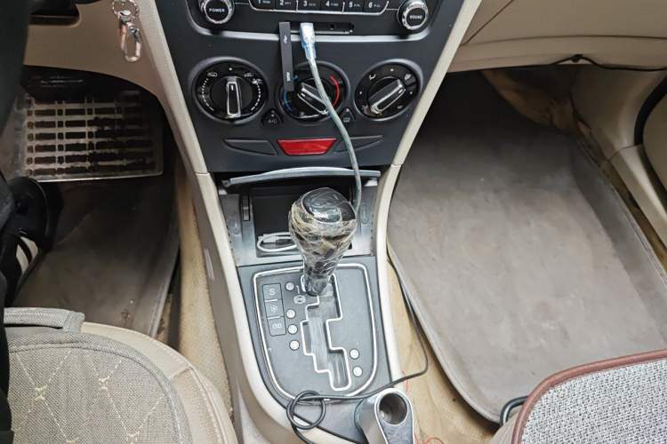 Used Dongfeng Aeolus S30 2011 1.6L Automatic Zunya Model Gear Lever