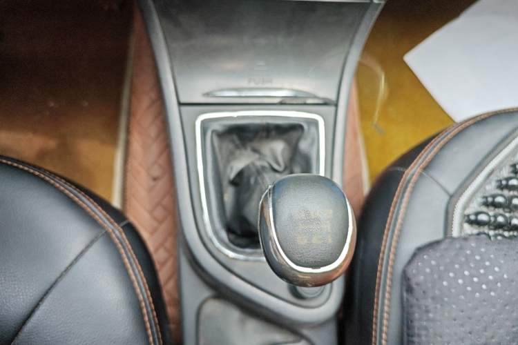 Used Dongfeng Aeolus S30 2011 1.6L Manual Zunya Model Gear Lever