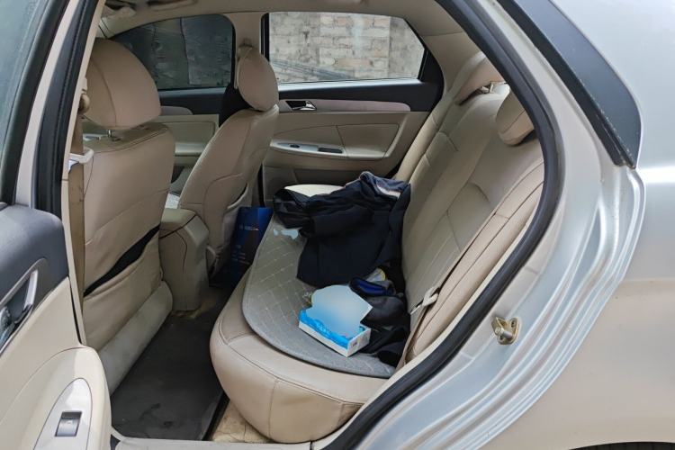 Used Dongfeng Aeolus S30 2011 1.6L Automatic Zunya Model Left Rear Seat