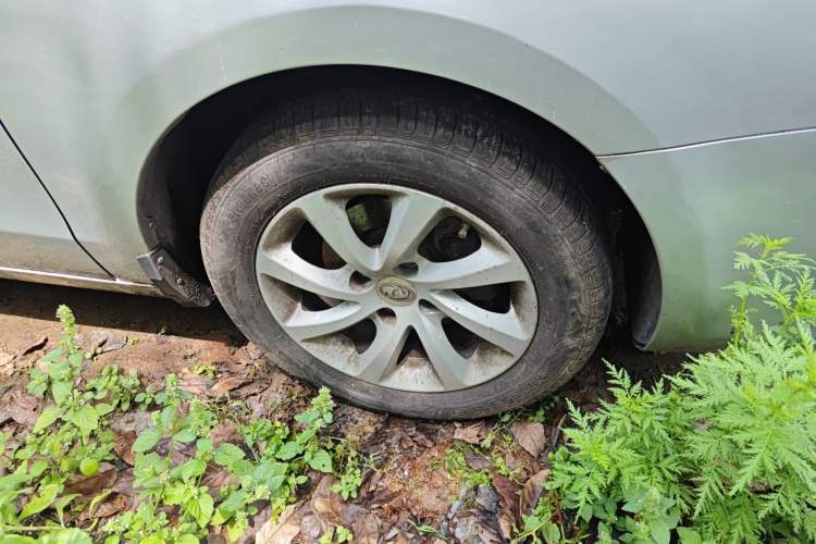 Used Dongfeng Aeolus S30 2011 1.6L Automatic Zunya Model Right Front Wheel Hub