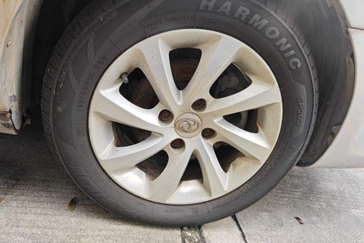 Used Dongfeng Aeolus S30 2011 1.6L Manual Zunya Model Right Front Wheel Hub