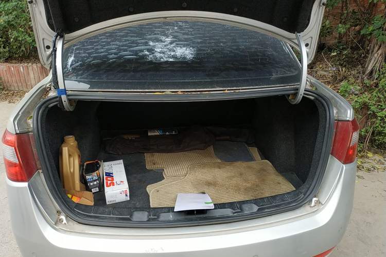 Used Dongfeng Aeolus S30 2011 1.6L Automatic Zunya Model Trunk