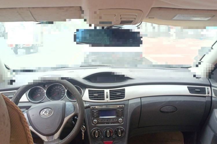 Used Dongfeng Aeolus S30 2012 1.6L Manual Zunya Model Center Console