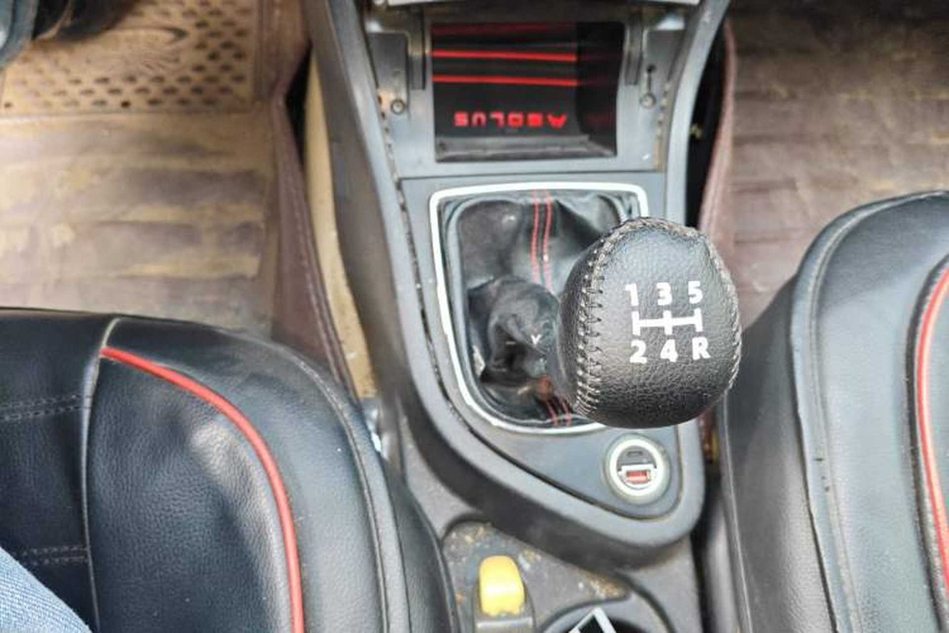 Used Dongfeng Aeolus S30 2012 1.6L Manual Zunya Model CNG Gear Lever