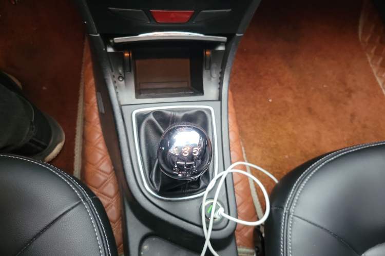 Used Dongfeng Aeolus S30 2012 1.6L Manual Zunya Model Gear Lever