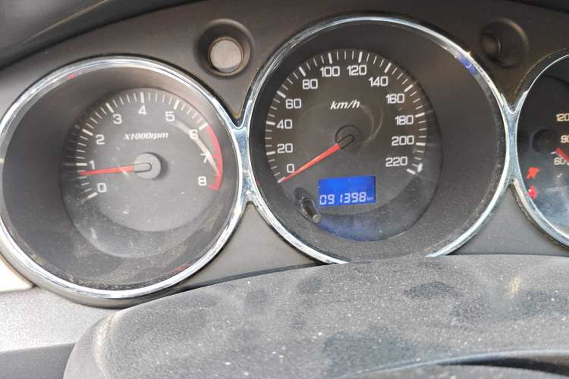 Used Dongfeng Aeolus S30 2012 1.6L Manual Zunya Model CNG Odometer Close Up