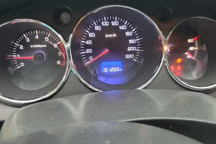 Used Dongfeng Aeolus S30 2012 1.6L Manual Zunya Model Odometer Close Up