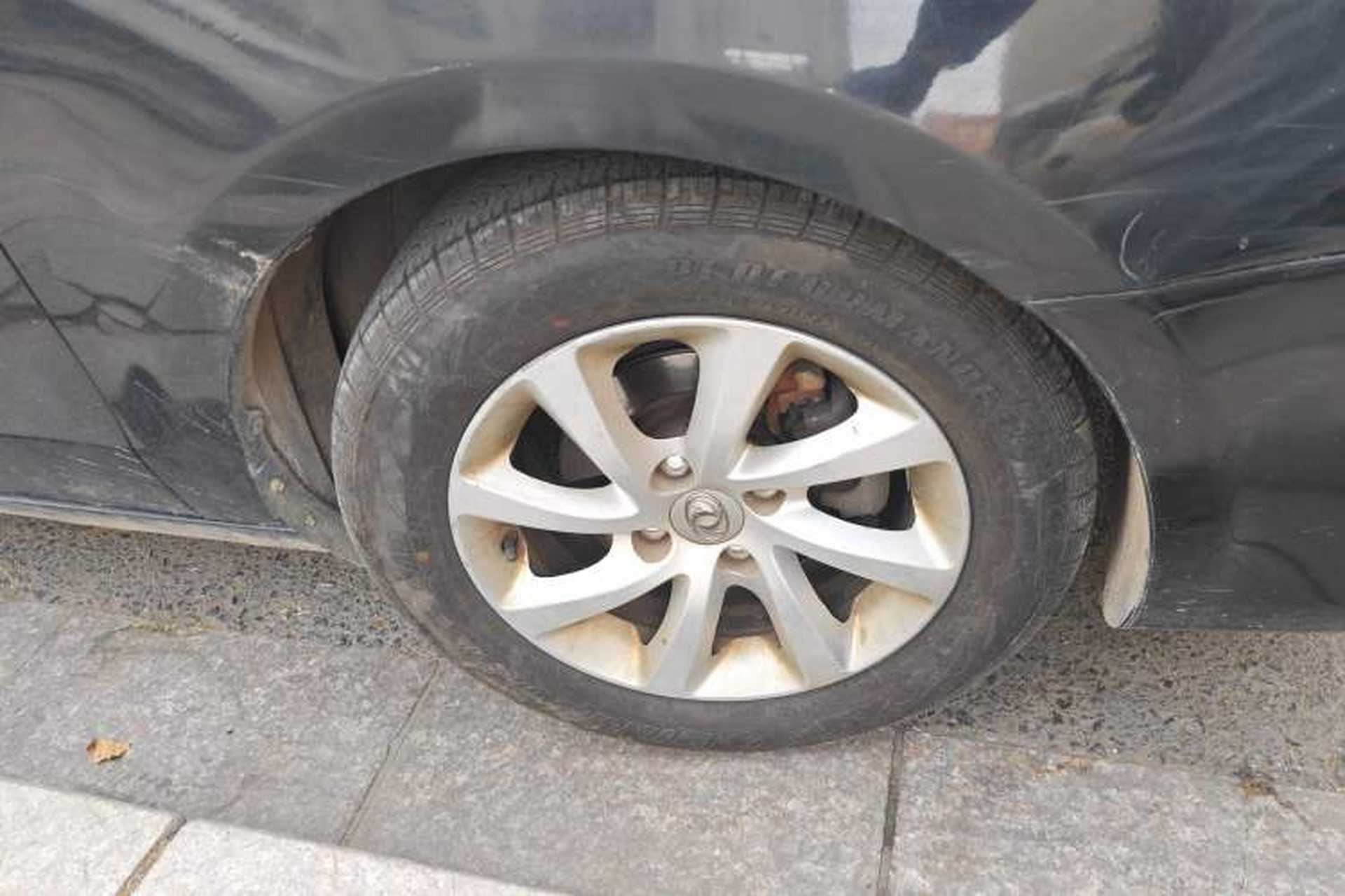 Used Dongfeng Aeolus S30 2012 1.6L Manual Zunya Model CNG Right Front Wheel Hub