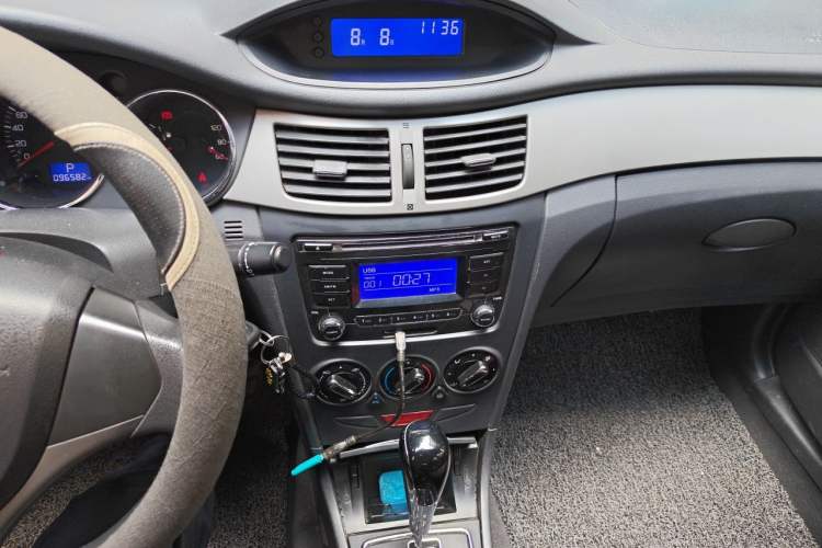 Used Dongfeng Aeolus S30 2012 1.6L Automatic Zunya Model Audio And AC Panel