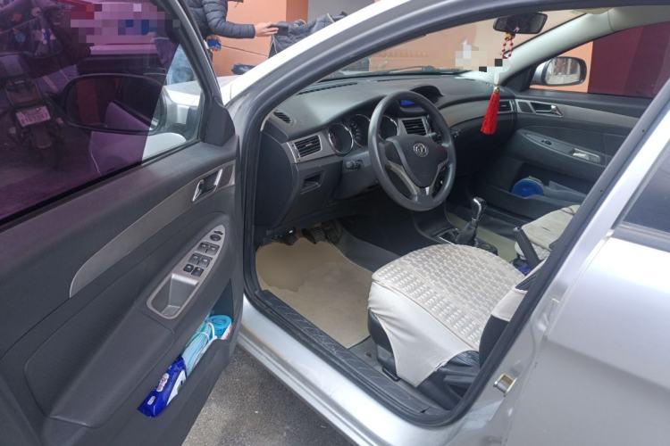 Used Dongfeng Aeolus S30 2012 1.6L Manual Zunya Model Driver Seat