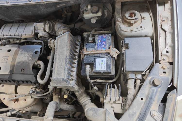 Used Dongfeng Aeolus S30 2012 1.6L Automatic Zunya Model Engine Bay Left