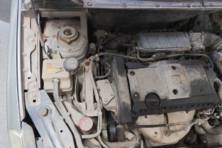 Used Dongfeng Aeolus S30 2012 1.6L Automatic Zunya Model Engine Bay Right
