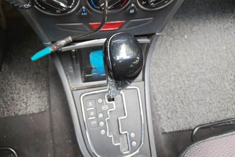 Used Dongfeng Aeolus S30 2012 1.6L Automatic Zunya Model Gear Lever