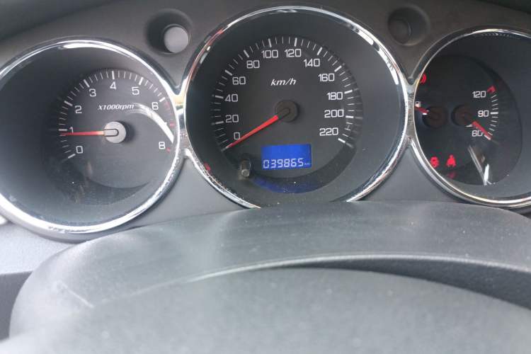 Used Dongfeng Aeolus S30 2012 1.6L Manual Zunya Model Odometer Close Up