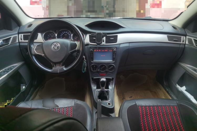 Used Dongfeng Aeolus S30 2013 1.6L Manual Entry-Level Model Center Console