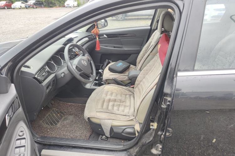 Used Dongfeng Aeolus S30 2013 1.6L Manual Zunya Model Driver Seat