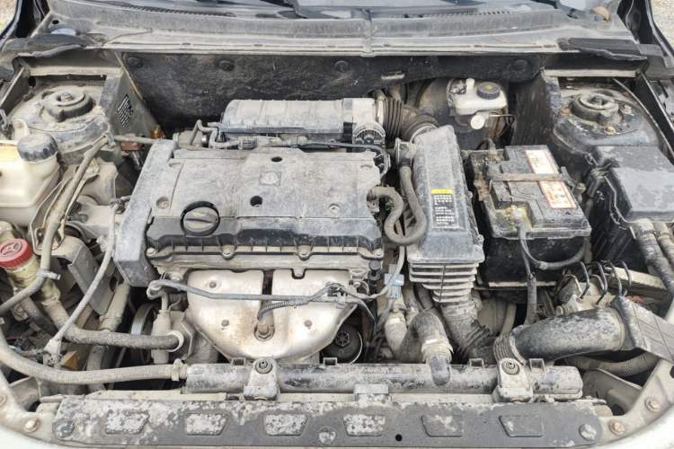 Used Dongfeng Aeolus S30 2013 1.6L Manual Zunya Model Engine Bay